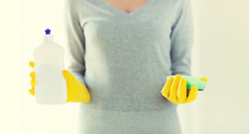 Deep kitchen cleaning during move-out in Twickenham